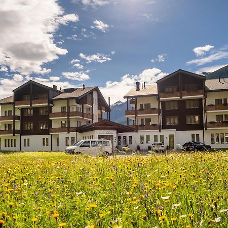 Hotel Hubertus Obergesteln Buitenkant foto
