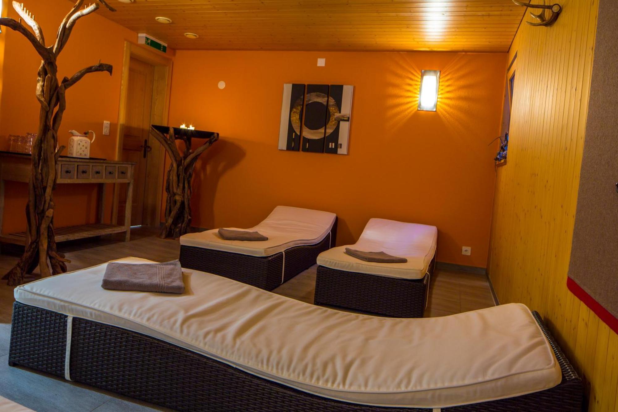 Hotel Hubertus Obergesteln Buitenkant foto