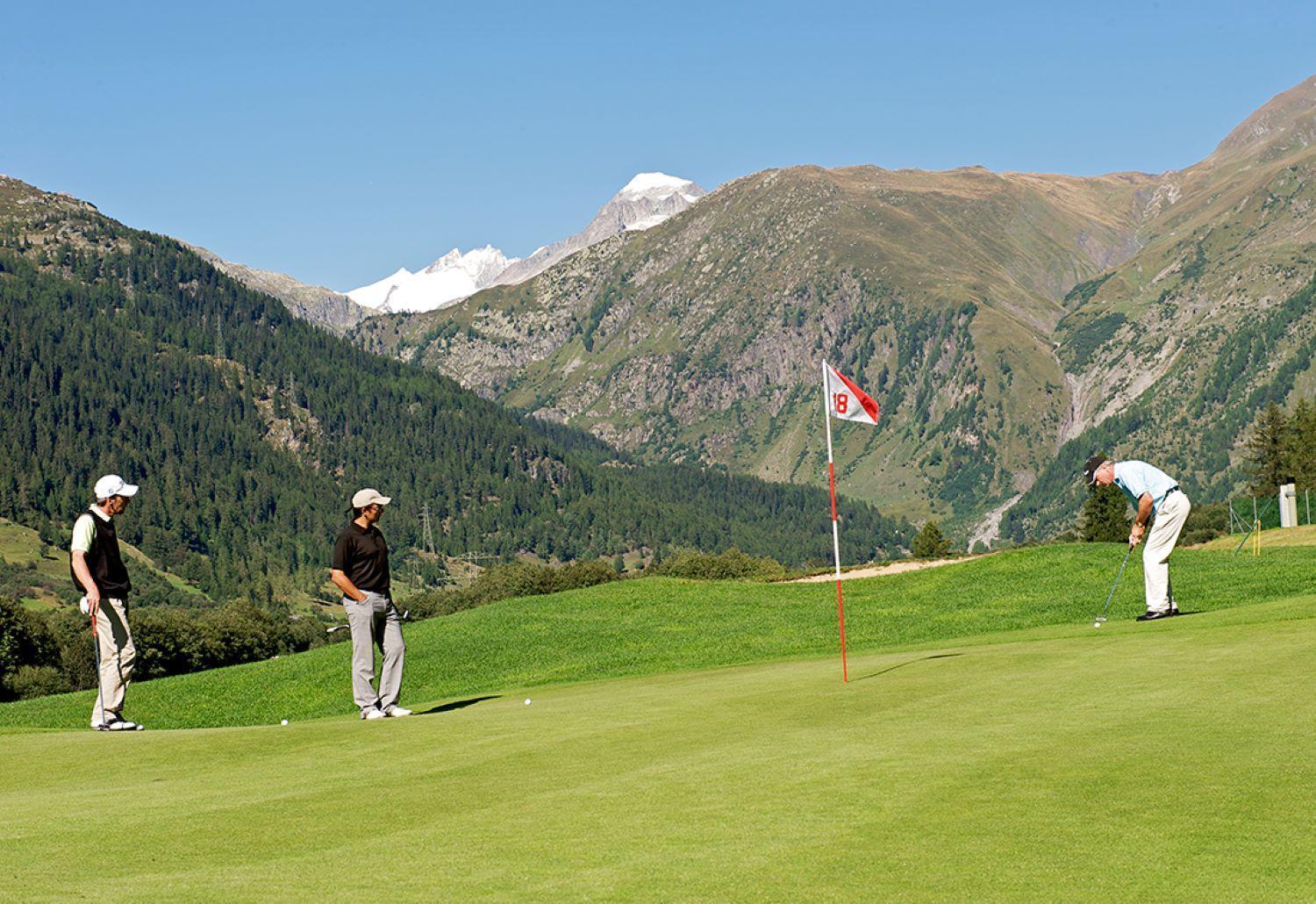 Hotel Hubertus Obergesteln Buitenkant foto