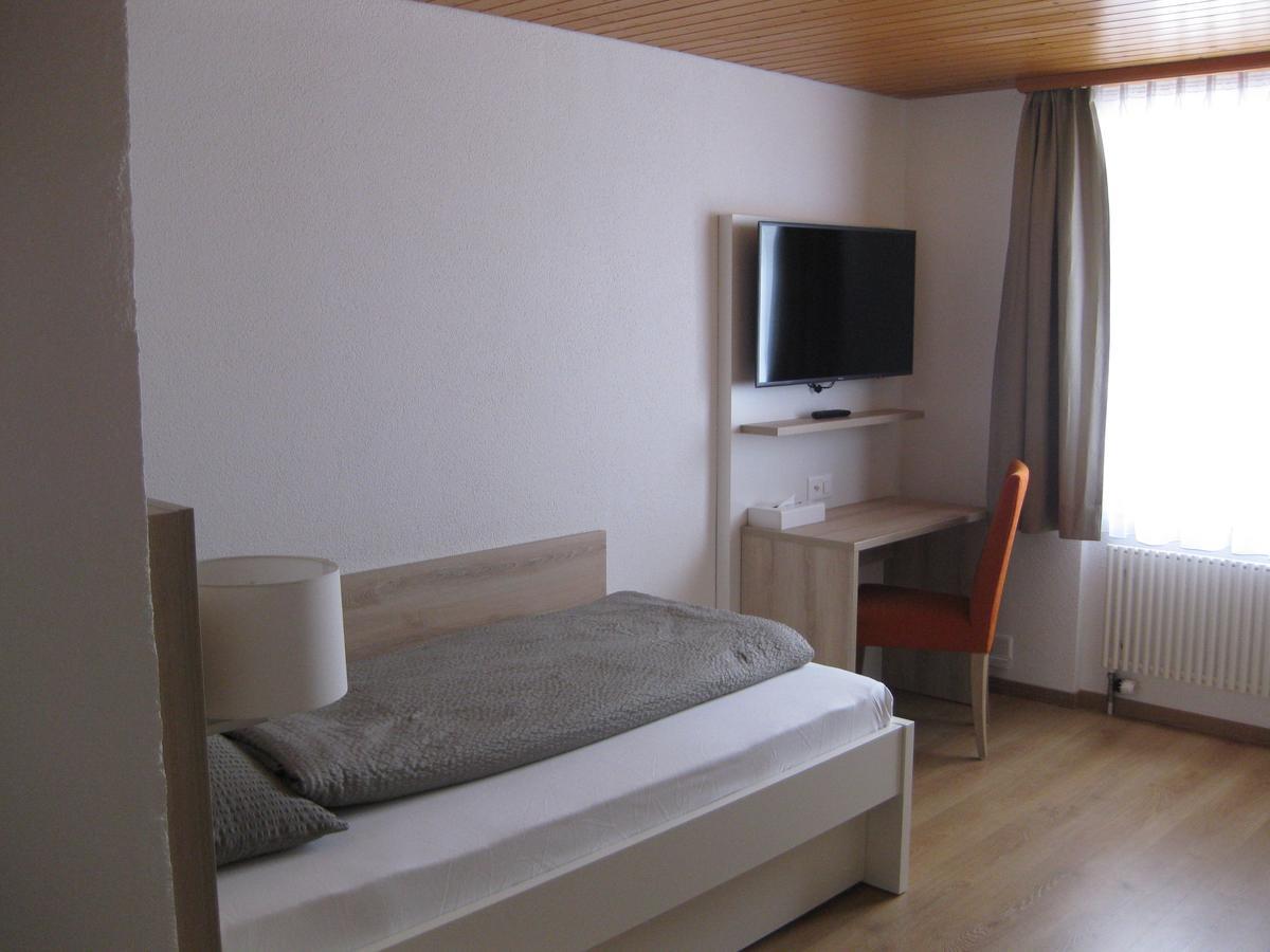 Hotel Hubertus Obergesteln Buitenkant foto