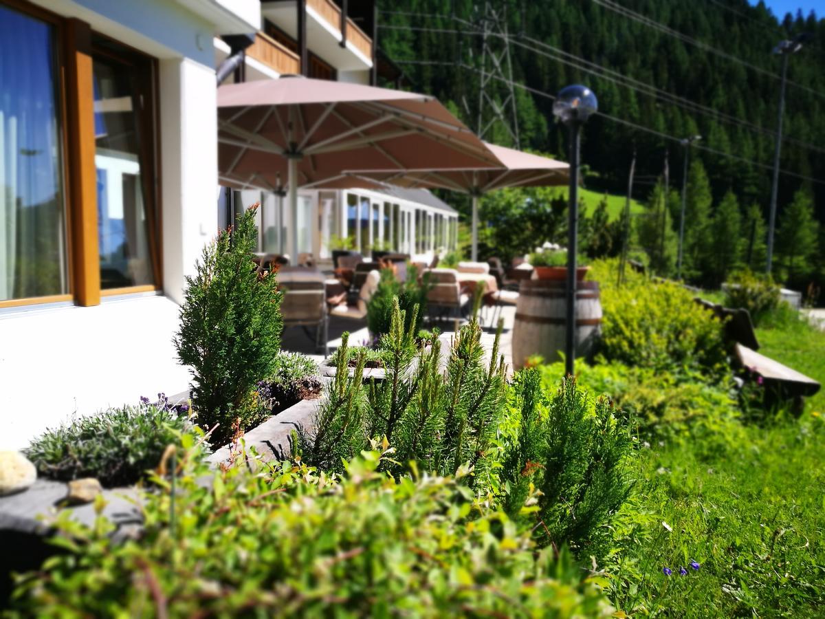 Hotel Hubertus Obergesteln Buitenkant foto